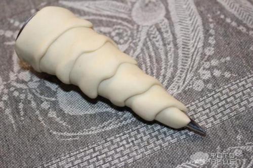 Трубочки с белковым кремом из детства или пирожное за.. Рецепт: Трубочки из слоенного теста - вспомним детство