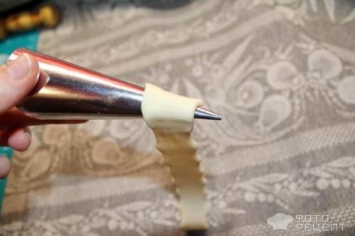 Трубочки с белковым кремом из детства или пирожное за.. Рецепт: Трубочки из слоенного теста - вспомним детство