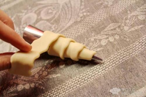 Трубочки с белковым кремом из детства или пирожное за.. Рецепт: Трубочки из слоенного теста - вспомним детство