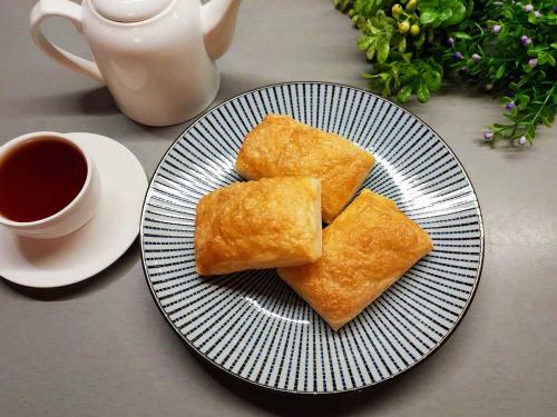 Как хранить Простенькие Язычки с сахаром из слоеного теста. Как приготовить слоеные язычки с сахаром в домашних условиях — рецепт язычков из готового слоеного теста с пошаговыми фото