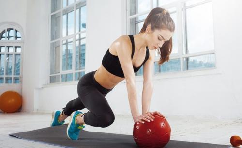 Как правильно питаться для женщин после 40 лет, которые занимаются спортом. Как правильно тренироваться в тренажерном зале женщинам 40+