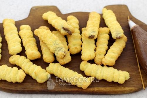 Быстро и вкусно: рецепт пирожных трубочек с кремом без слоеного теста 08