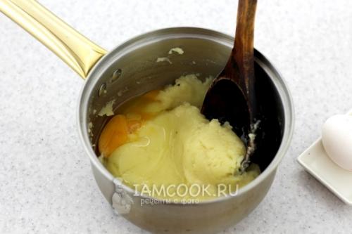 Быстро и вкусно: рецепт пирожных трубочек с кремом без слоеного теста 03