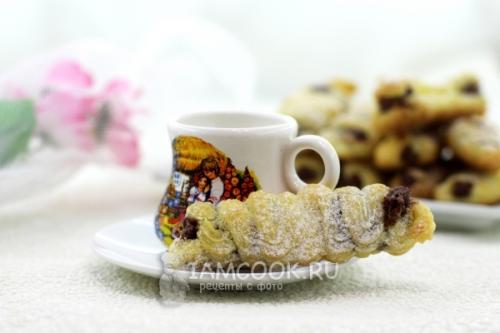 Быстро и вкусно: рецепт пирожных трубочек с кремом без слоеного теста 10