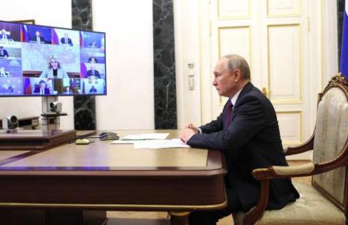 Россия освобождается от ограничений: как это повлияет на население 02