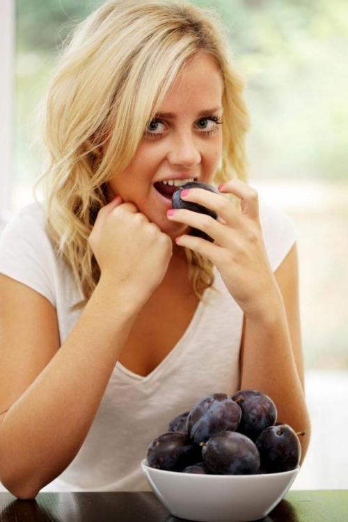 Сливы для красоты: как они влияют на здоровье кожи и волос 03