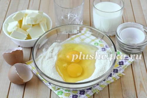 Что нужно для приготовления новогоднего торт-полена из слоеного теста. Ингредиенты