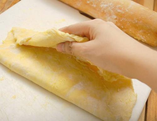Воздушное и нежное слоеное тесто за несколько минут. Как приготовить слоеное дрожжевое тесто?
