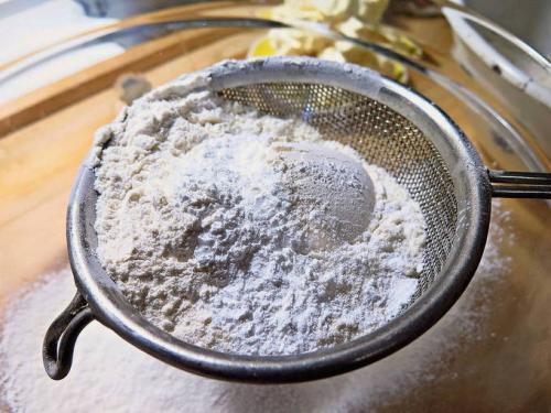 Воздушное и нежное слоеное тесто за несколько минут. Как приготовить слоеное дрожжевое тесто?