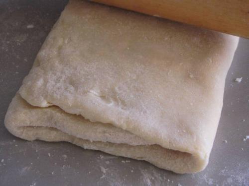 Воздушное и нежное слоеное тесто за несколько минут. Как приготовить слоеное дрожжевое тесто?