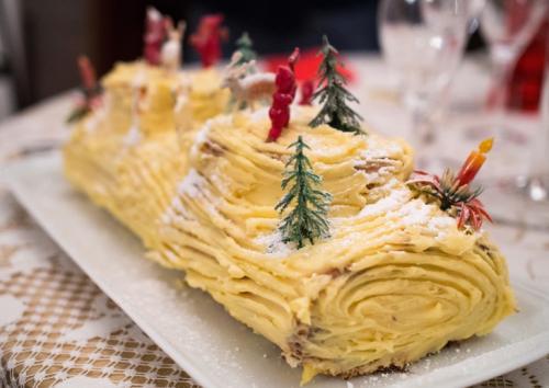 Можно ли заменить, какой-то ингредиент в рецепте торта полено сказка. 