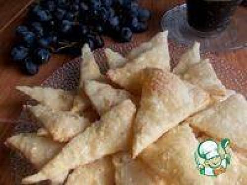 Слоеное тесто за 10 минут)) очень легкий и простой рецепт)). Обалденно вкусное слоёное тесто всего за 10 минут. Самый лучший рецепт, который я пробовала!