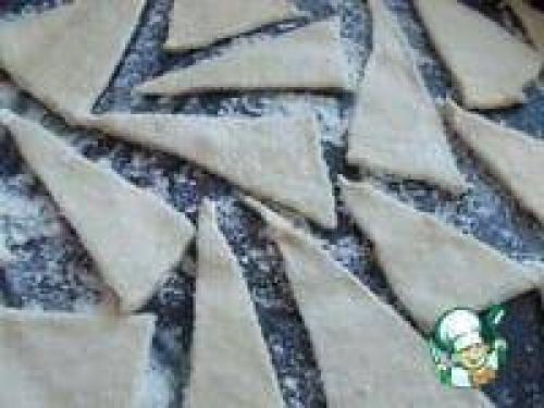 Слоеное тесто за 10 минут)) очень легкий и простой рецепт)). Обалденно вкусное слоёное тесто всего за 10 минут. Самый лучший рецепт, который я пробовала!