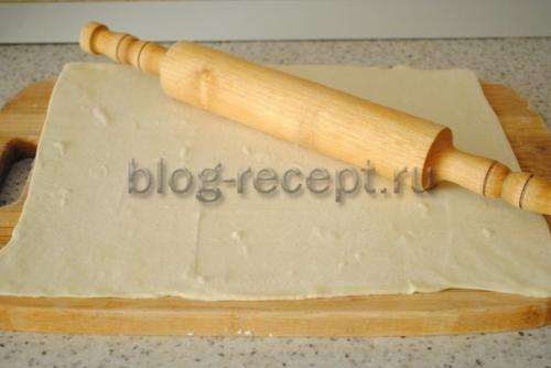 Как долго готовится Торт полено из слоеного теста со сгущенкой. Торт «Полено» из готового слоеного теста: 2 рецепта (с фото и видео)
