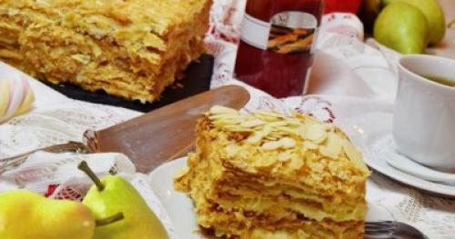 Вкусный рулет полено из слоеного теста с вареной сгущенкой: рецепт и советы 28