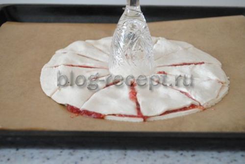 Пирог из слоеного теста с вареньем. Простой и быстрый пирог из слоеного теста с вареньем