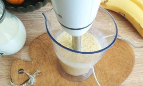 Смузи банан апельсин молоко. Смузи из банана и апельсина