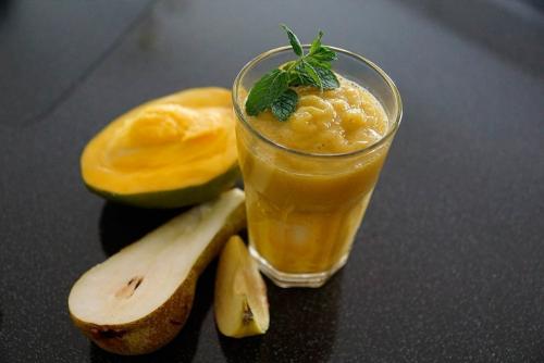 Яблочный смузи с молоком. Чем полезен яблочный смузи? 01