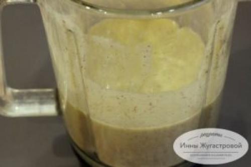 Смузи с яблоком киви и бананом. Смузи-боул из киви, яблока и бананов с добавлением лимона и мяты