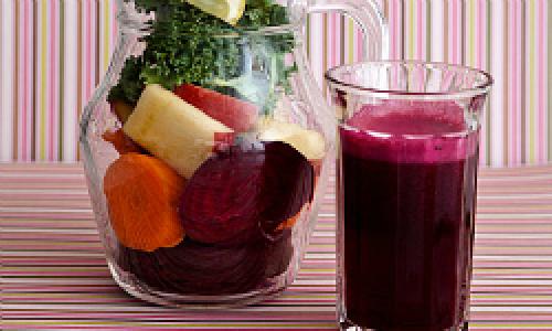 Какие соки могут помочь снизить уровень сахара в крови и поддержать здоровье