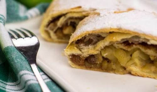 Штрудель с яблоками из бездрожжевого слоеного теста. Штрудель с яблоками из слоеного теста – самые вкусные рецепты