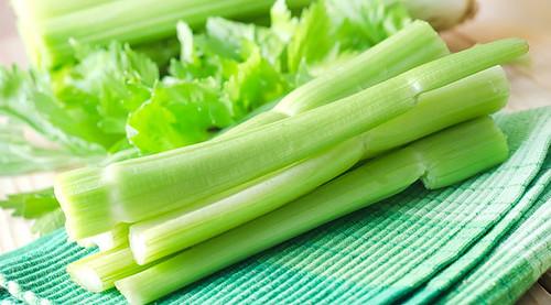 Смузи груша сельдерей. 