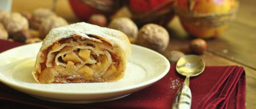 Штрудель из слоеного теста с яблоками и корицей. Яблочный штрудель из слоеного теста – 7 рецептов