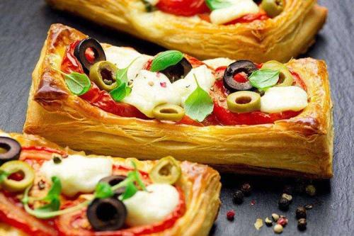 Какую начинку можно положить в слоеное тесто. 15 рецептов пирожков из слоеного теста на каждый день