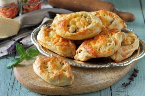 Начинки для закуски из слоеного теста. 15 простых закусок из слоеного теста, которые можно приготовить дома