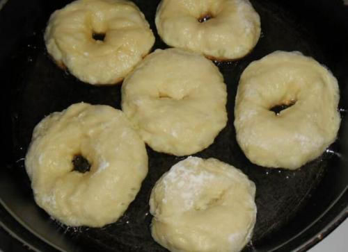 Рецепт бабушкиных пышек. Пышки на кефире. Простые и вкусные рецепты