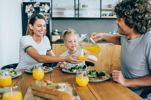 Свежевыжатые соки вред. В чём вред употребления фрешей?
