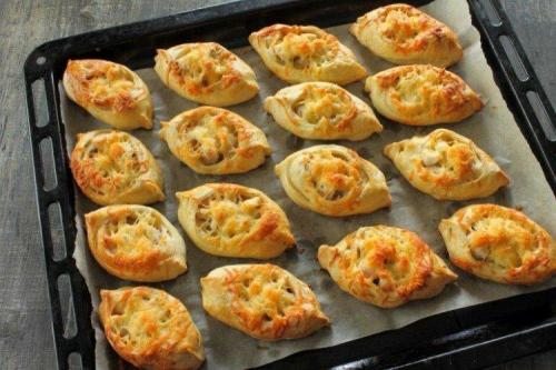 Оригинальные закуски из слоеного теста. 15 простых закусок из слоеного теста, которые можно приготовить дома