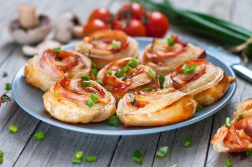 Оригинальные закуски из слоеного теста. 15 простых закусок из слоеного теста, которые можно приготовить дома