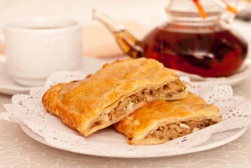 Лайфхаки из слоеного теста. Что приготовить из слоеного дрожжевого теста: 20 быстрых и вкусных блюд