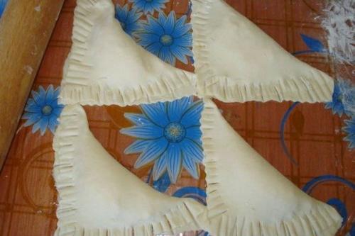 Рецепты из слоеного теста на сковороде. Какую выпечку из слоеного теста можно приготовить на сковороде