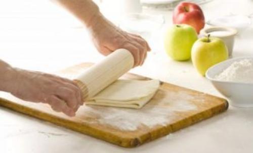 Самса из слоеного теста. С фаршем