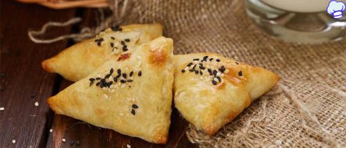 Самса из слоеного теста с курицей и грибами. Самса с курицей и грибами