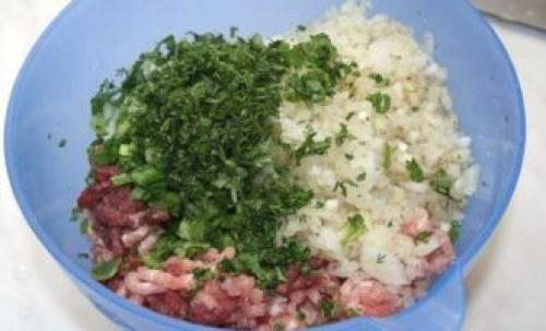 Самса из слоеного теста. С фаршем