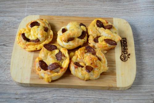 Вторые блюда из слоеного теста. Что приготовить из слоеного теста: 20 быстрых и вкусных блюд