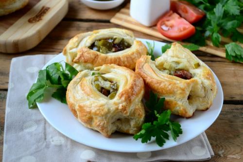 Вторые блюда из слоеного теста. Что приготовить из слоеного теста: 20 быстрых и вкусных блюд