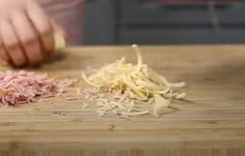 Кружочки из слоеного теста с начинкой. Закуски из слоеного теста с начинкой — лучшие рецепты на праздничный стол