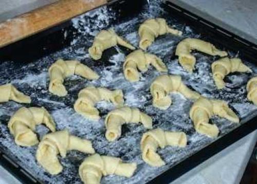 Круассаны и быстрое слоеное тесто. Пошаговый рецепт круассанов из слоеного бездрожжевого теста