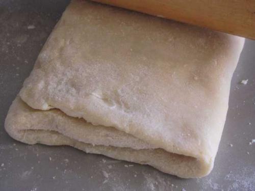 Круассаны и быстрое слоеное тесто. Пошаговый рецепт круассанов из слоеного бездрожжевого теста