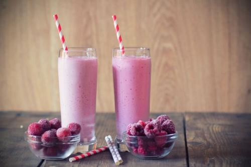 Что можно приготовить в блендере коктейли. 20 простых рецептов молочных коктейлей