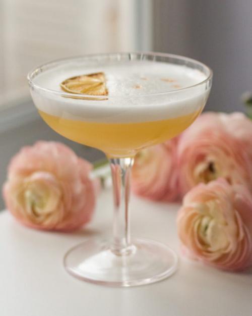 Как можно придать коктейлю более кремообразную консистенцию. Коктейль Виски Сауер (Whisky Sour)