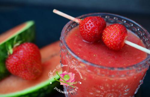 Ягодные рецепты смузи для блендера. Рецепты самых вкусных и сочных фруктовых смузи — разные варианты шейков в любое время