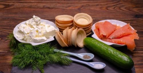 Тарталетки с красной рыбой огурцом и яйцом. Тарталетки с семгой: подборка самых вкусных рецептов