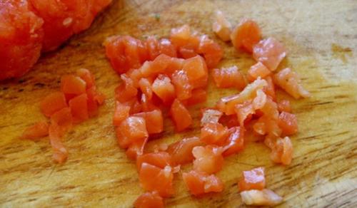 Тарталетки с красной рыбой огурцом и яйцом. Тарталетки с семгой: подборка самых вкусных рецептов