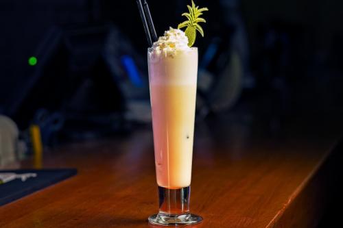 Как приготовить банановый молочный коктейль без блендера: простой и вкусный рецепт 01