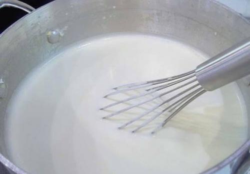 Наполеон из готового слоеного дрожжевого теста. Пошаговый рецепт приготовления Наполеона из дрожжевого слоеного теста